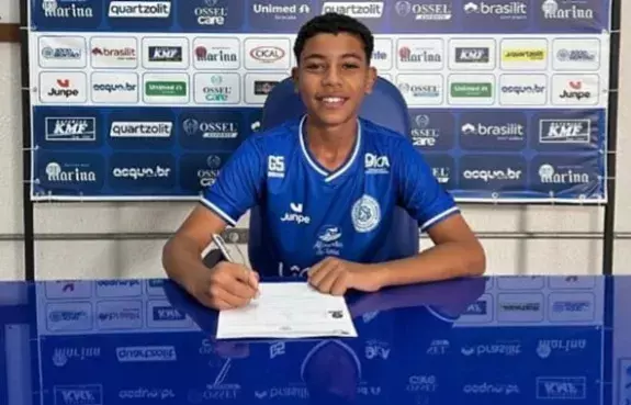 Avareense Anthony Miguel, de 12 anos, assina com o São Bento e disputará o Paulista